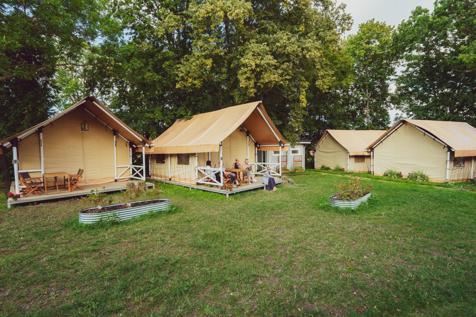 Hotel Mia Glamping Orissaare Exteriér fotografie